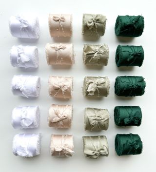 Hedvábná NOVINKA v mnoha barevných variantách na vás čeká na našem eshopu www.bridetobe.cz ❤️🫶💍 #svatba #svatebnioznameni...